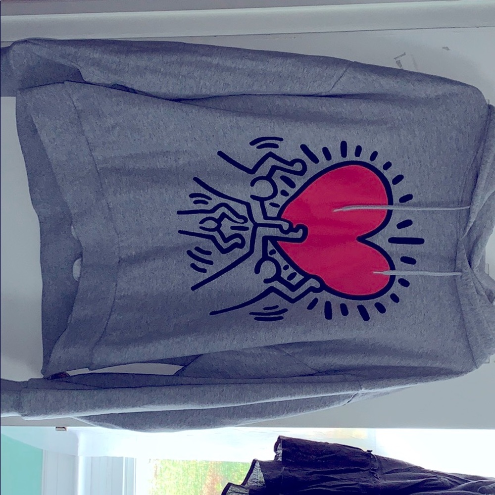 Sweatshirt